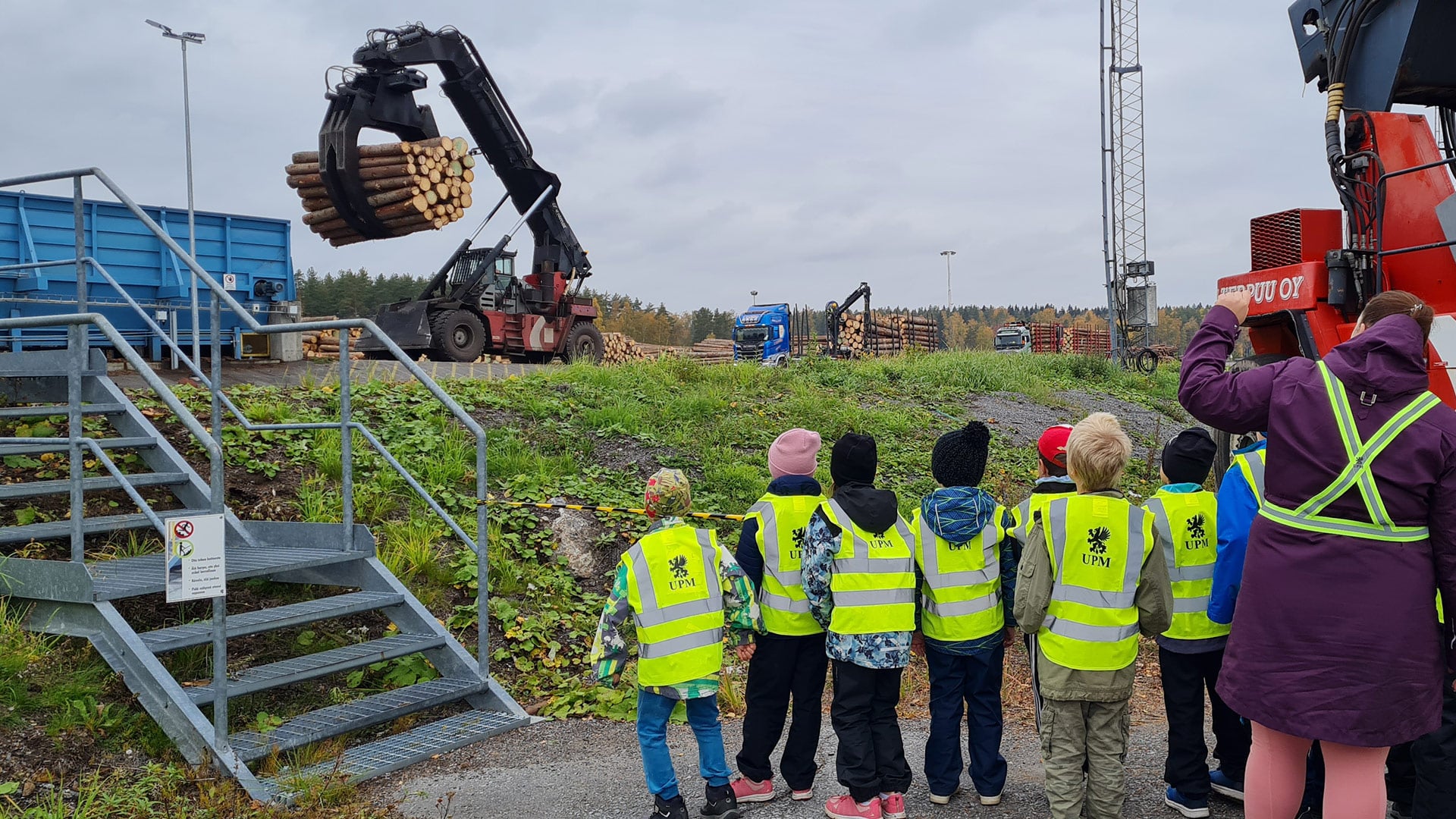 Local first-graders visiting Pellos mills.